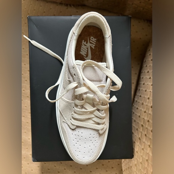 NWT Nike Air Jordan Elevate Women’s 7 AJ 1’s - Picture 2 of 5